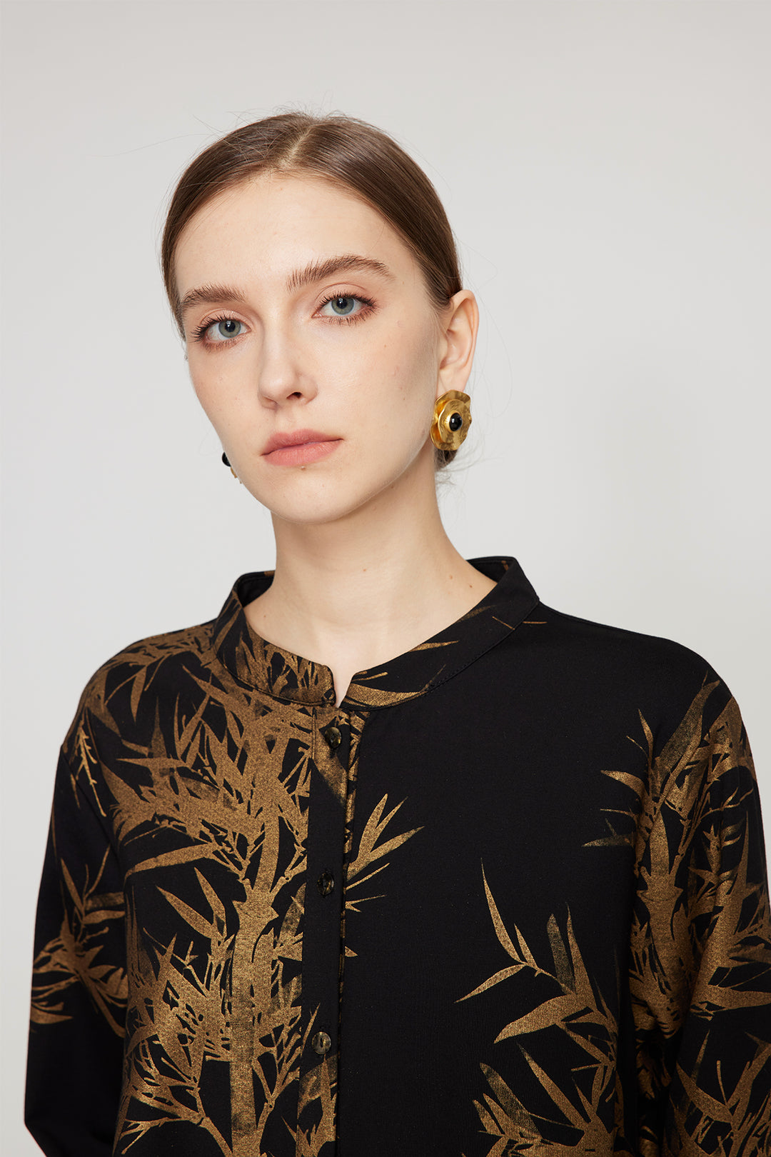 Conjunto de dos piernas anchas elegantes con estampado de hojas