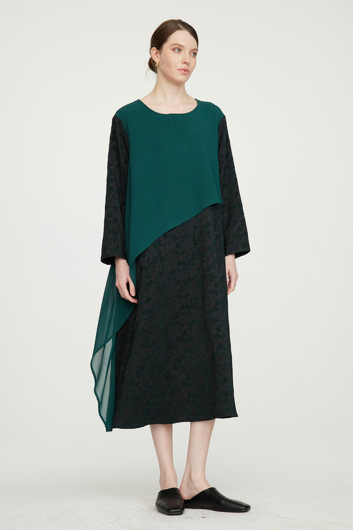 Vestido casual com emenda de malha de renda