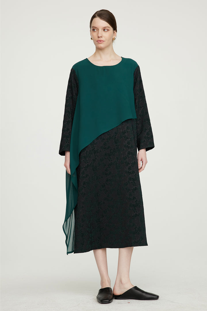 Vestido casual com emenda de malha de renda