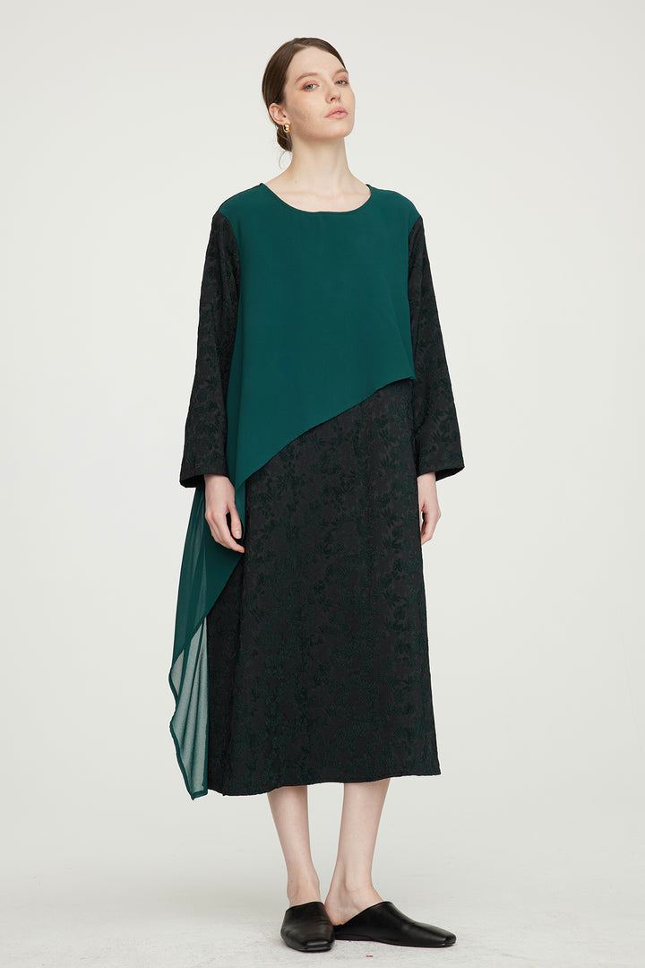 Vestido casual com emenda de malha de renda