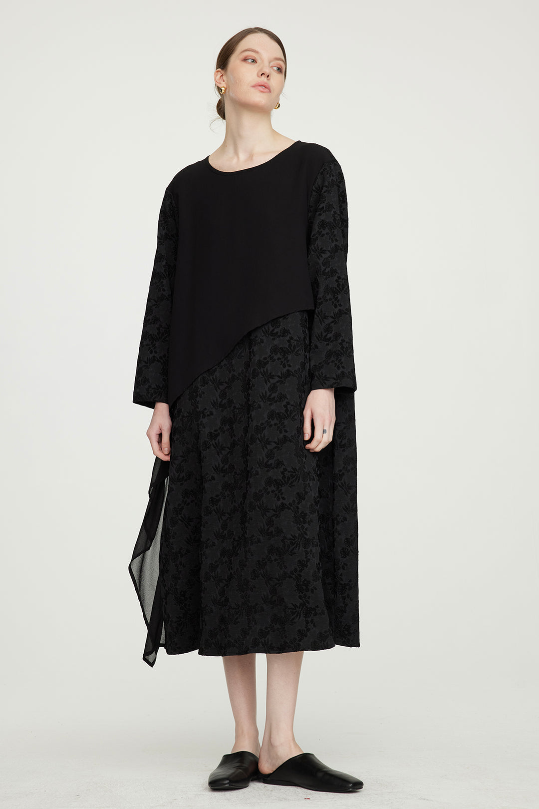 Vestido casual com emenda de malha de renda