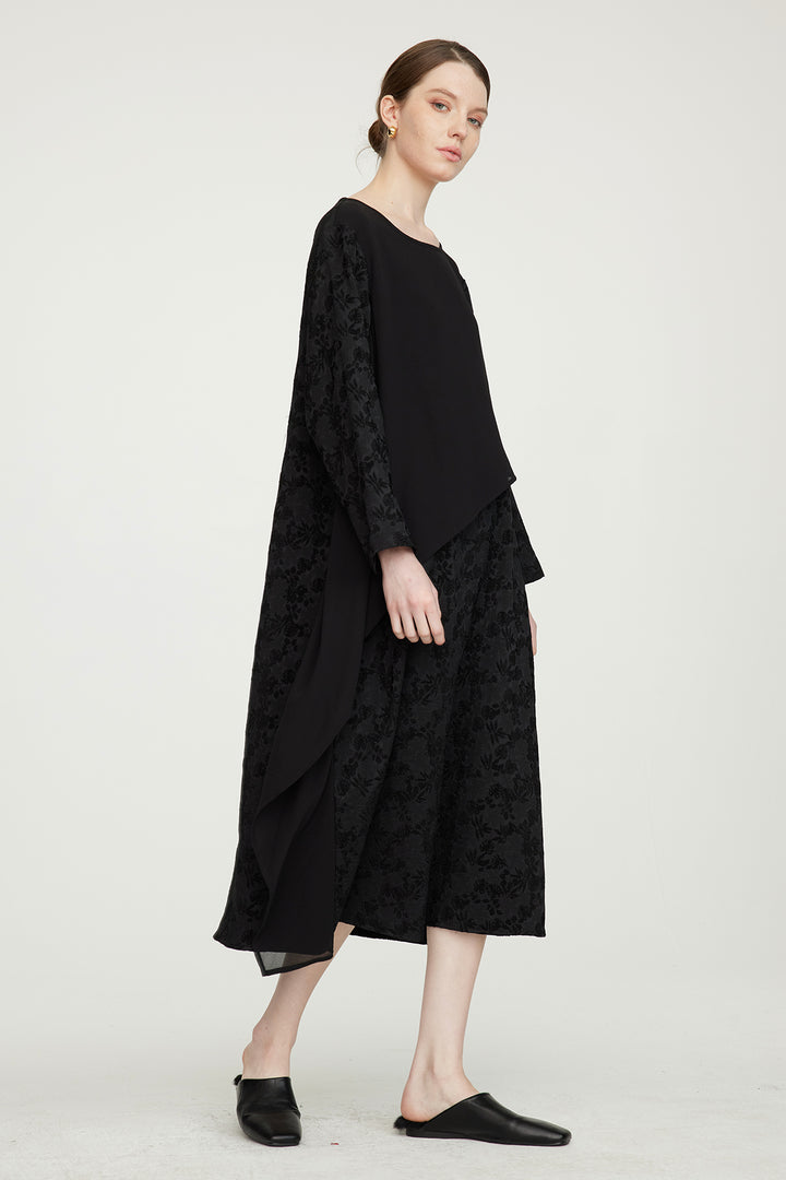 Vestido casual com emenda de malha de renda