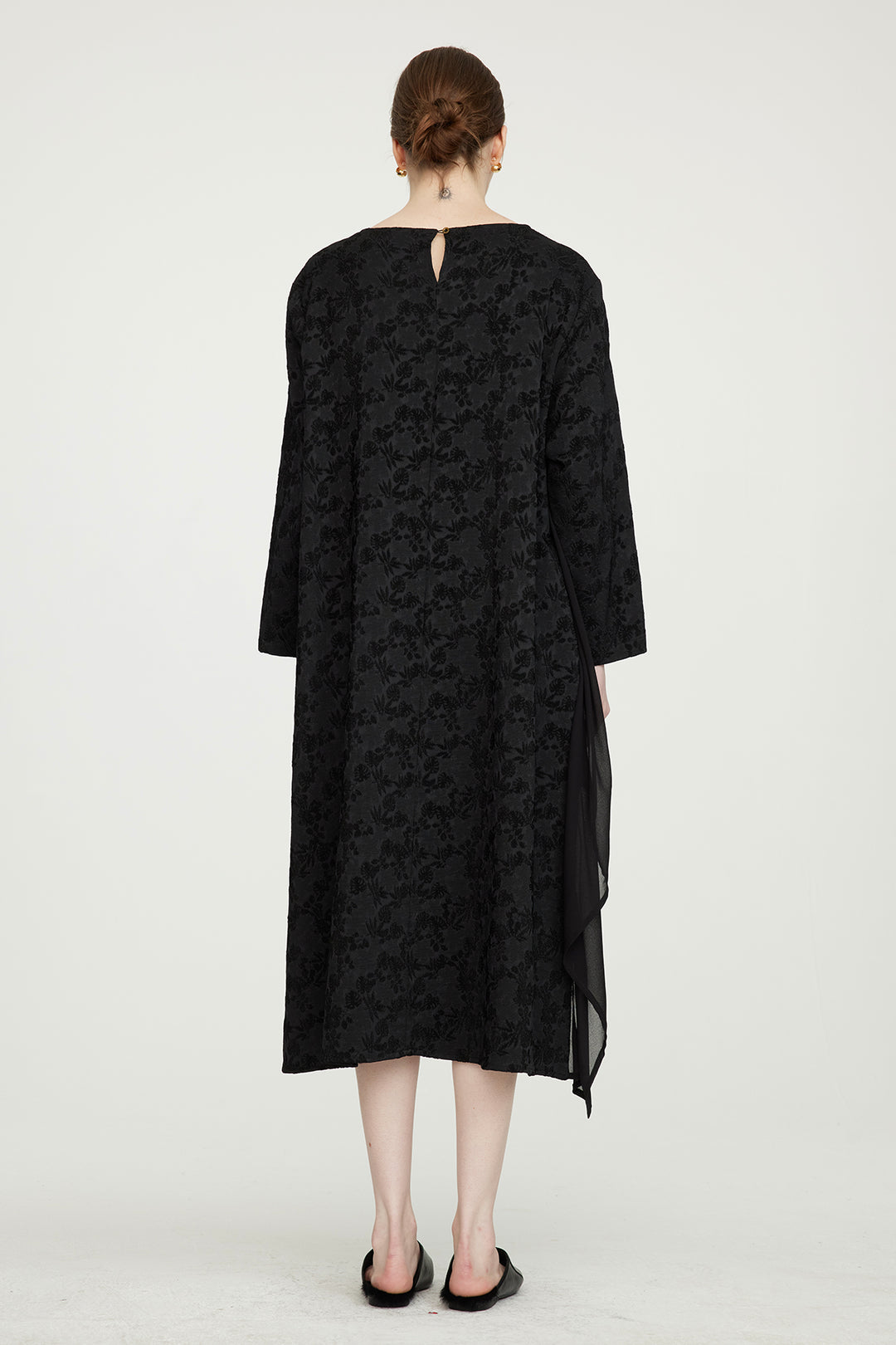 Vestido casual com emenda de malha de renda