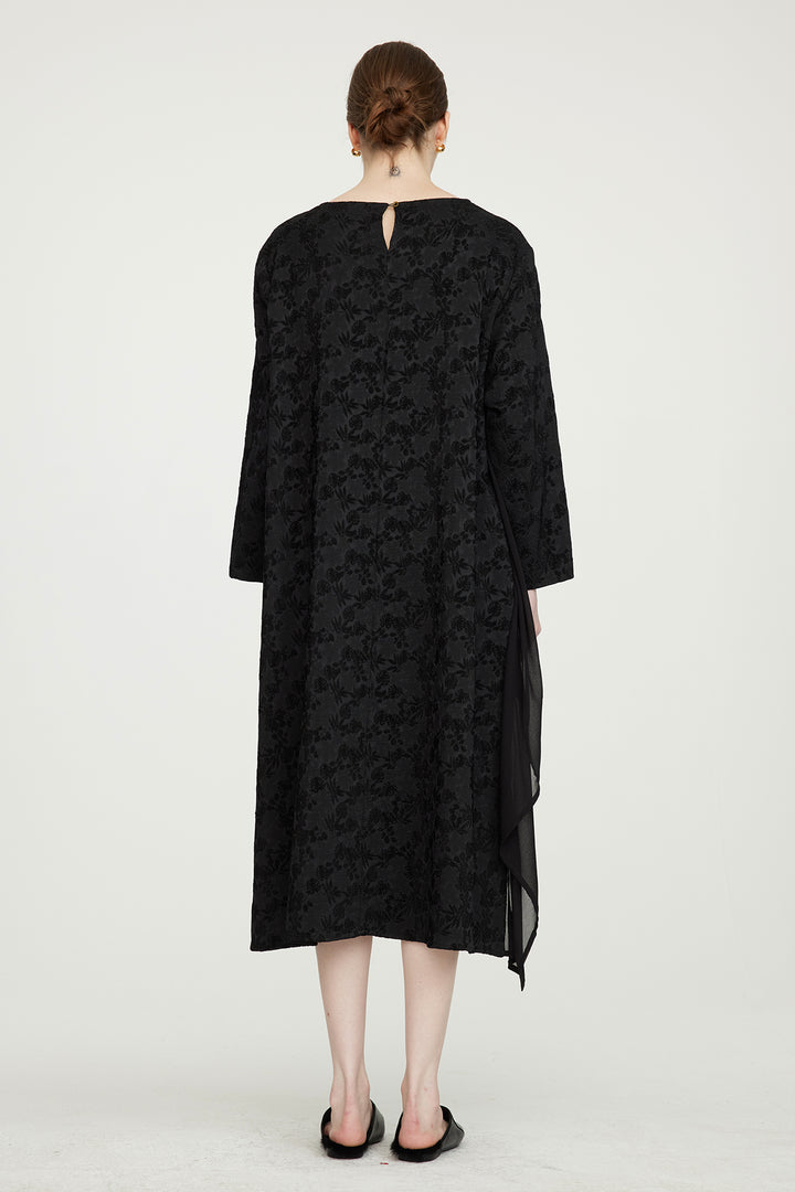 Vestido casual com emenda de malha de renda