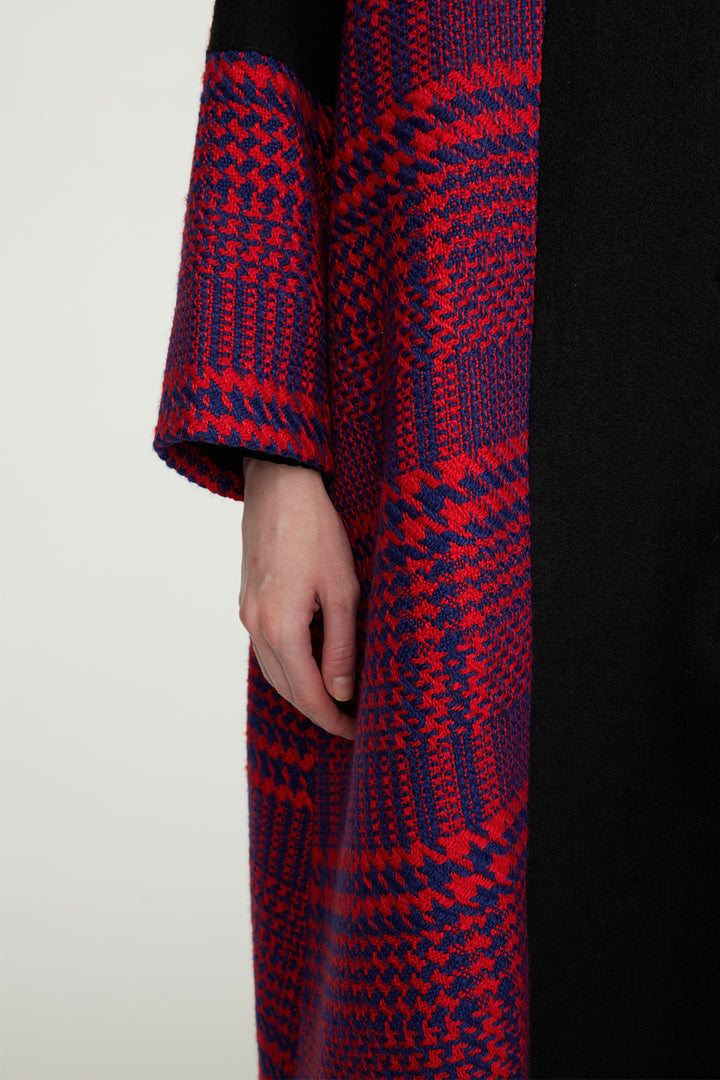 Lässiger Mantel aus gespleißter Wolle mit Gittermuster