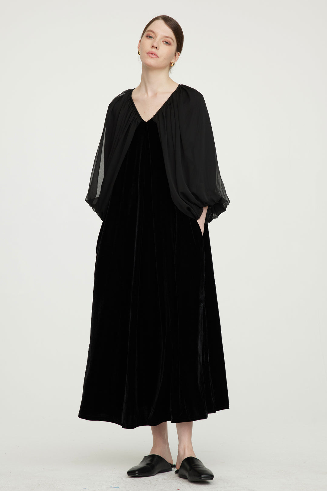 Robe en velours élégante à manches en maille et col en V