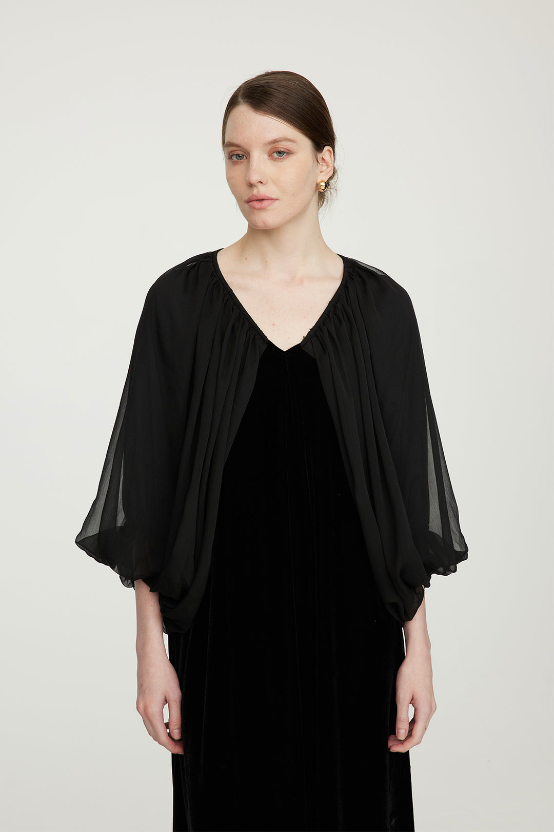 Robe en velours élégante à manches en maille et col en V