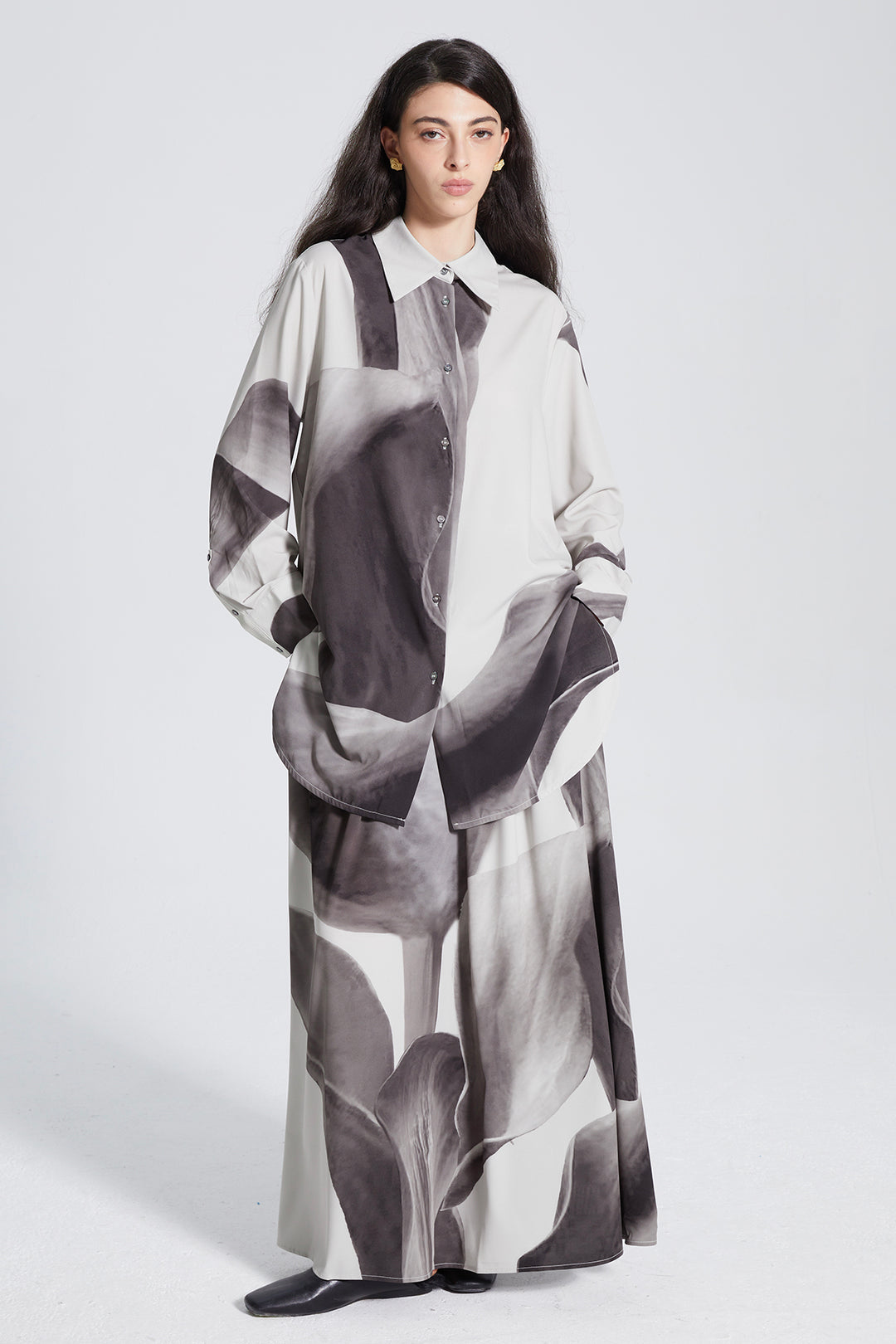 Conjunto de saia com estampa de tinta média