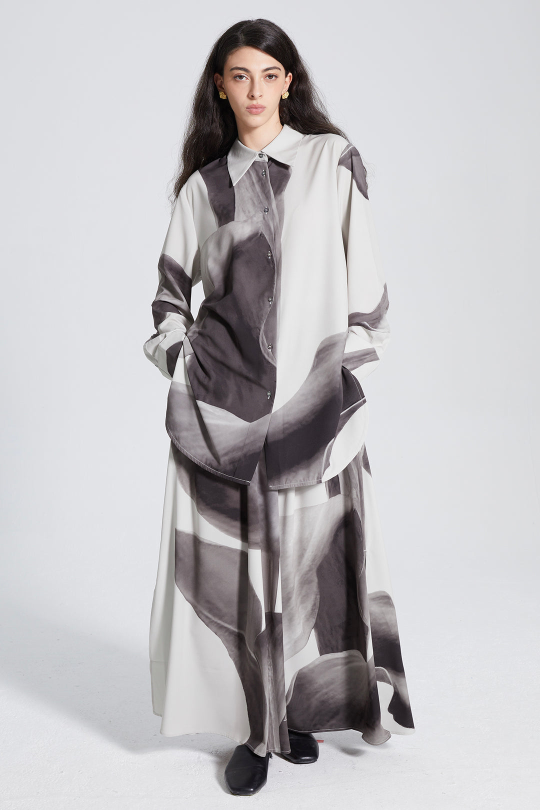 Conjunto de saia com estampa de tinta média