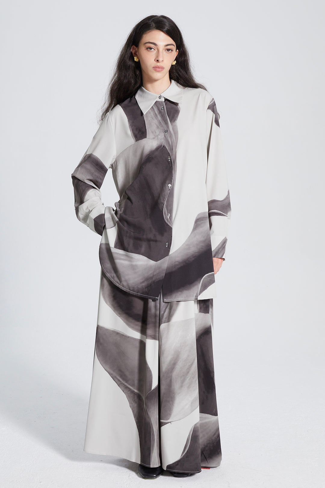 Conjunto de saia com estampa de tinta média