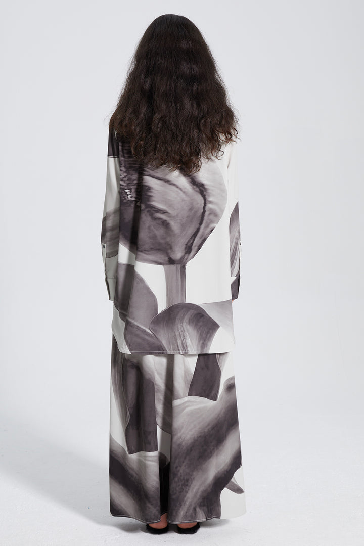 Conjunto de saia com estampa de tinta média