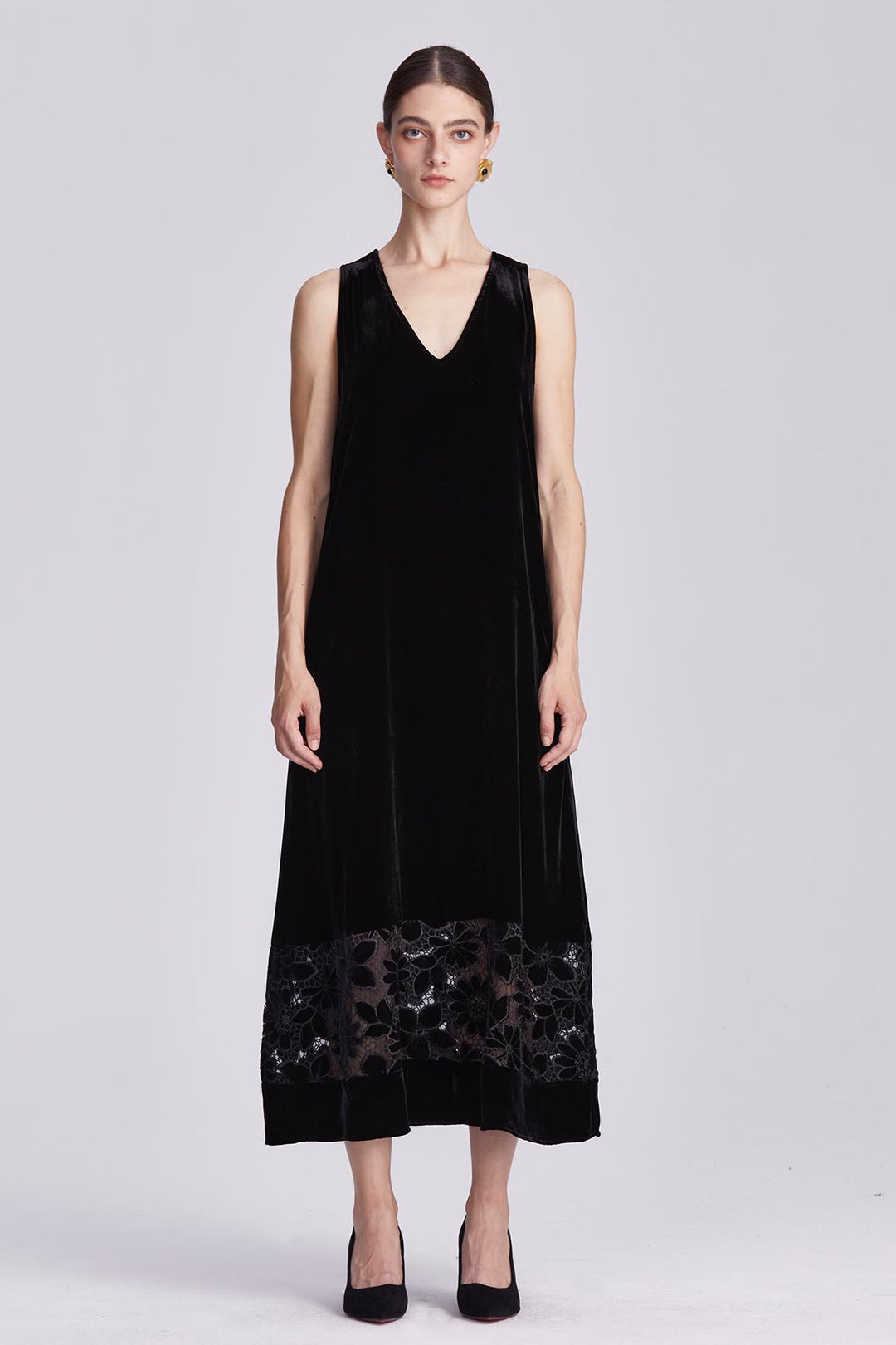Esmé V-Neck Sleeveless Velvet Dress