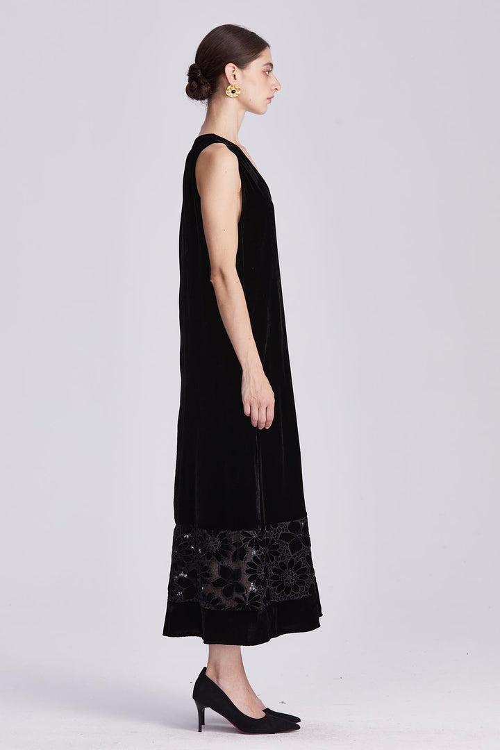 Esmé V-Neck Sleeveless Velvet Dress