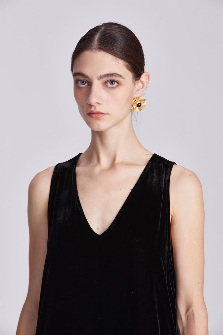 Esmé V-Neck Sleeveless Velvet Dress