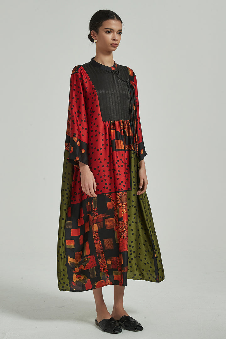 Robe longue en soie à manches longues et épissure de couleur