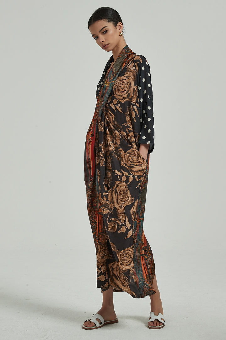 Gemütliches, elegantes Retro-Kleid mit Polka Dot-Blumendruck