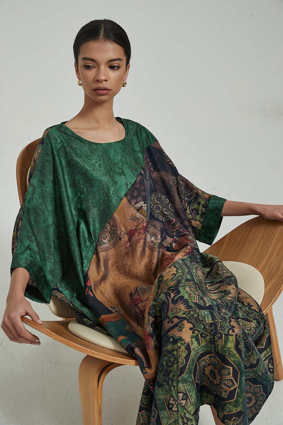 Vestido de seda casual com estampa retrô manga morcego