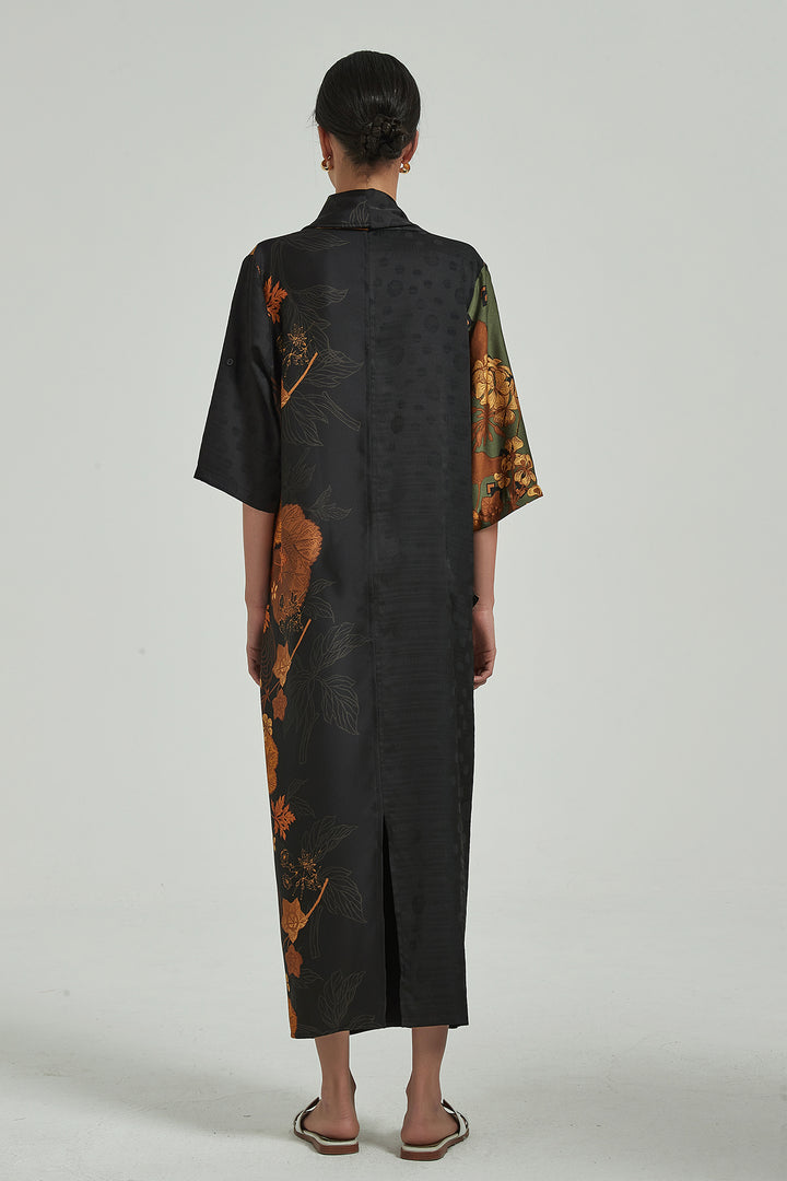 Vestido maxi de seda com estampa frontal cruzada