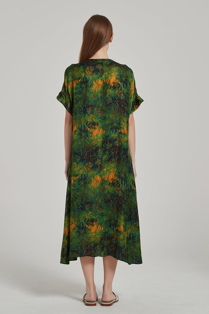 Kurzärmliges Seidenkleid im Designer-Stil