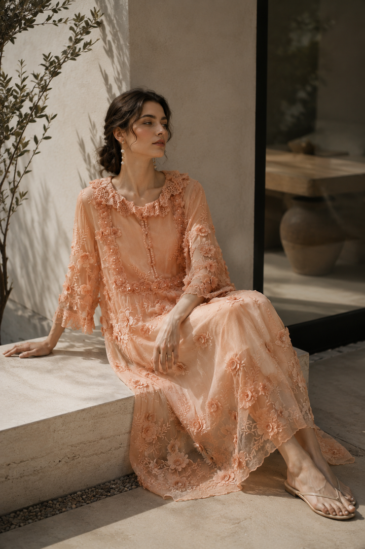 Anaya besticktes Kleid