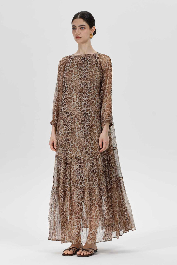 Vestido largo de seda con estampado de leopardo Carys