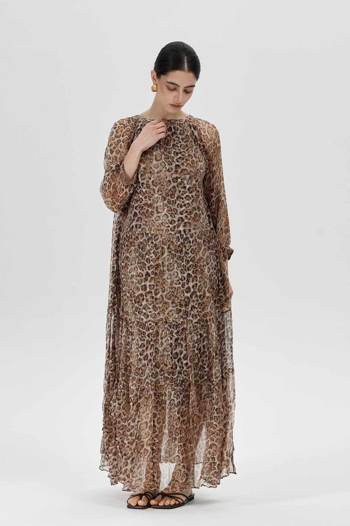 Vestido largo de seda con estampado de leopardo Carys