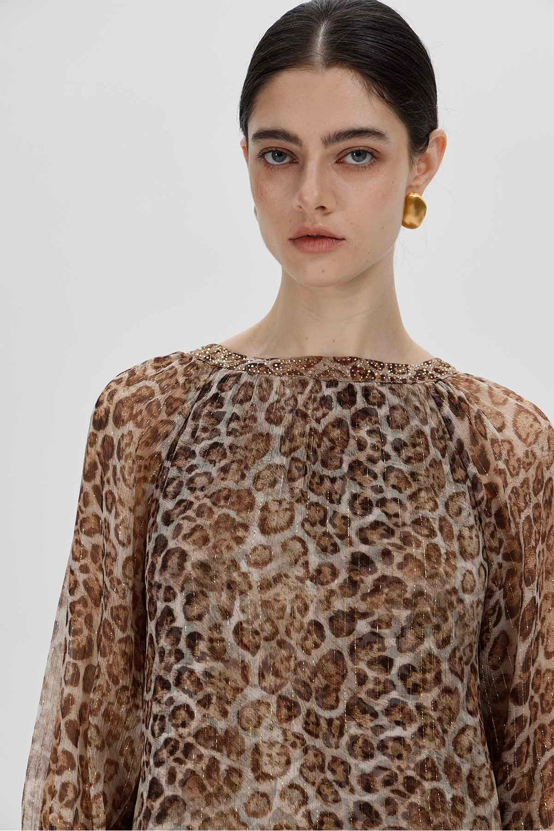 Vestido largo de seda con estampado de leopardo Carys