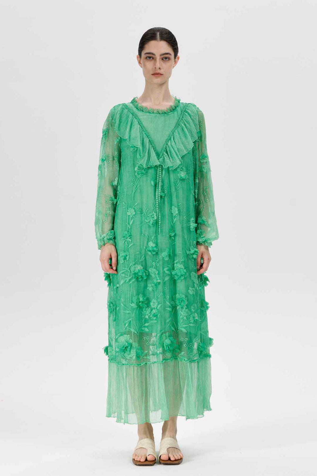 Sylvie geborduurde pure jurk