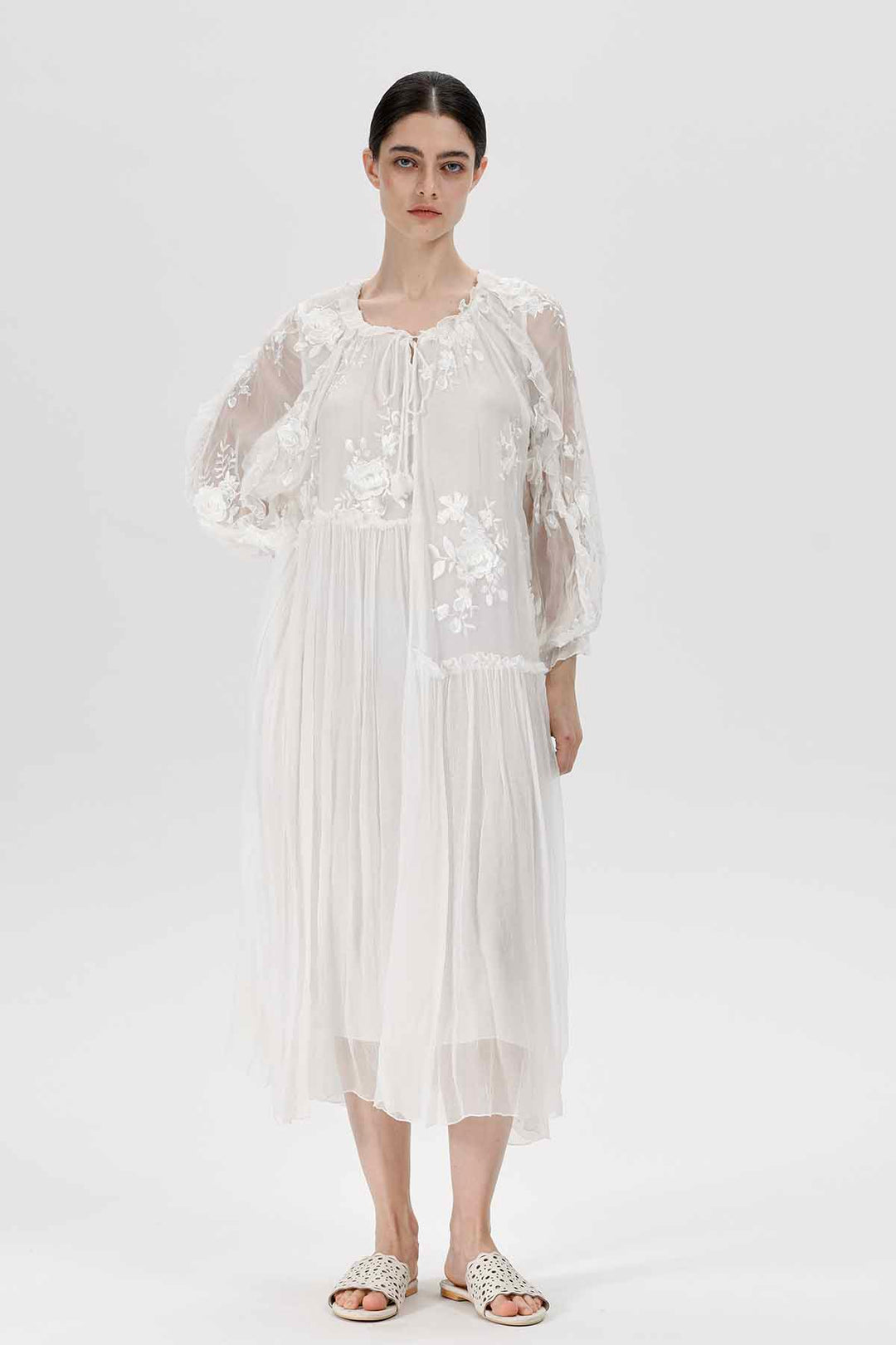 Vestido bordado Rosia Bloom