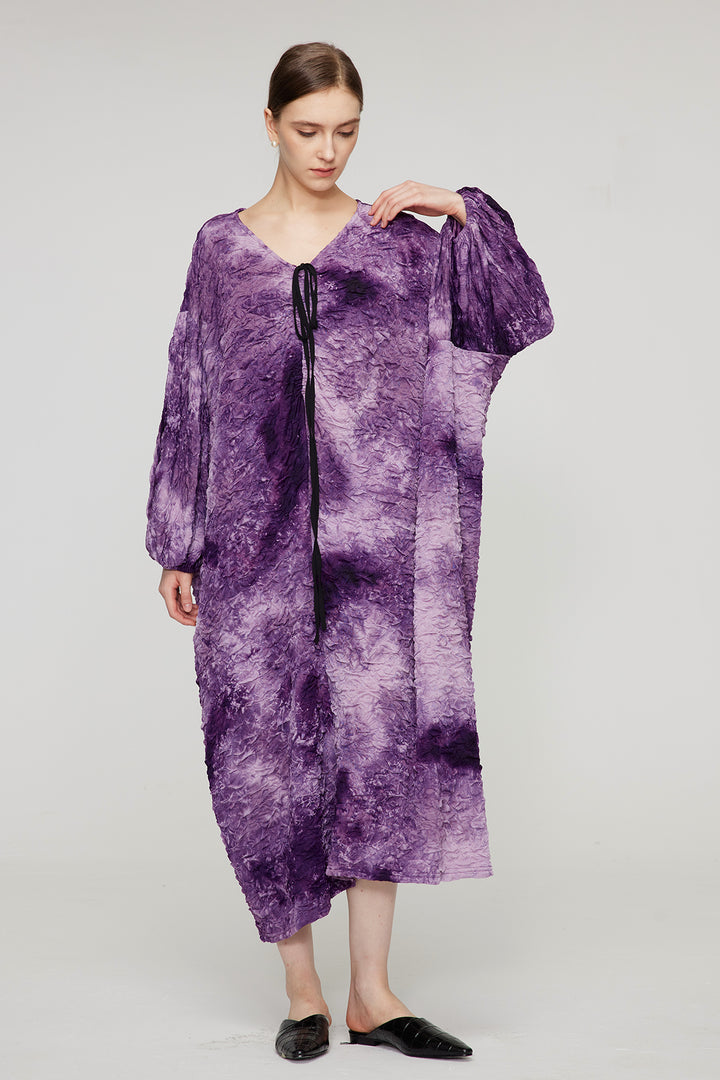 Langärmliges Kleid mit Batik-Kordelzug