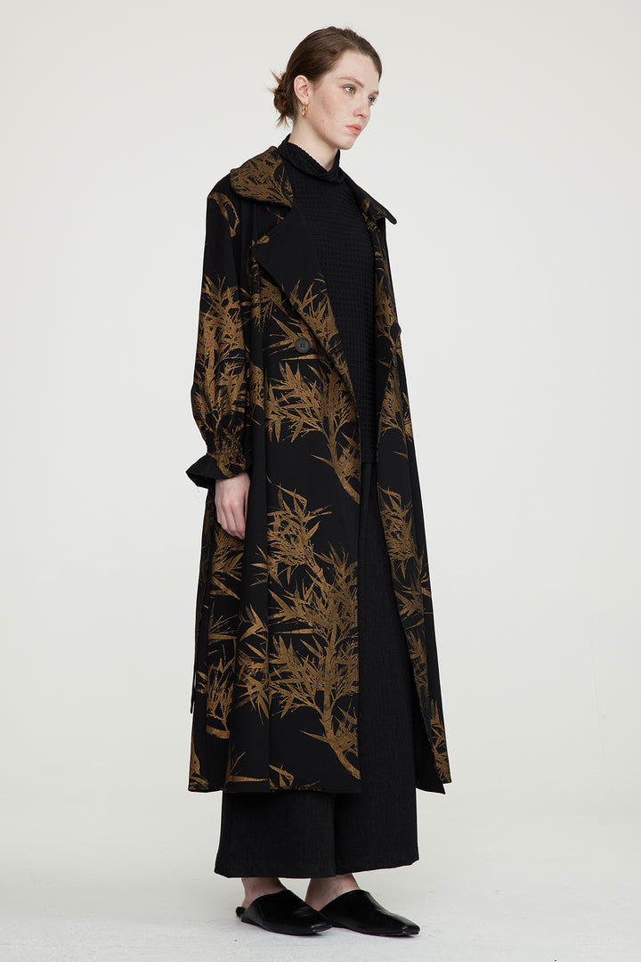 Gemütlicher, locker sitzender langer Mantel mit Blätter-Print