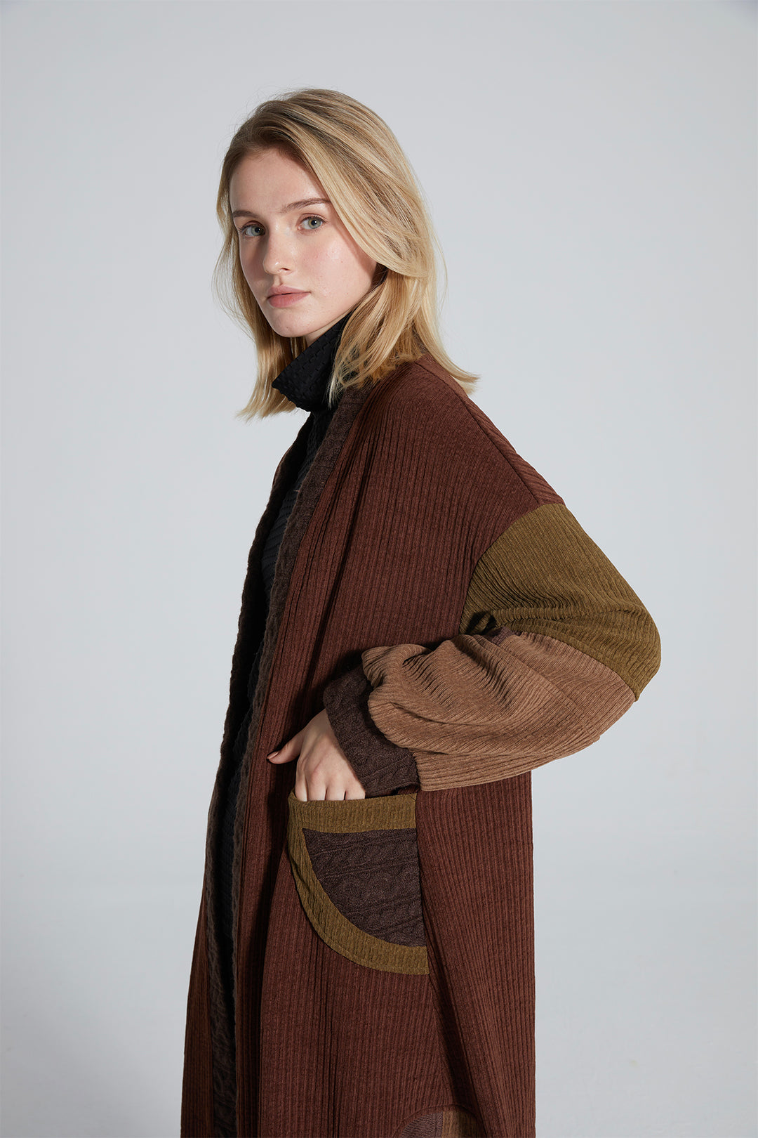 Tay Contrast Color Knit Coat