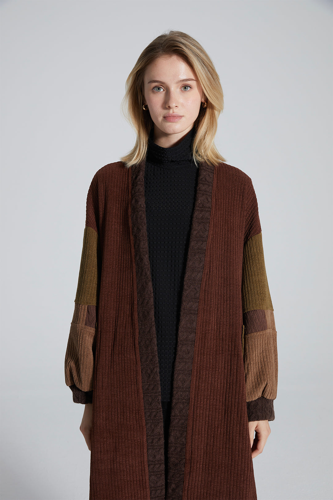 Tay Contrast Color Knit Coat