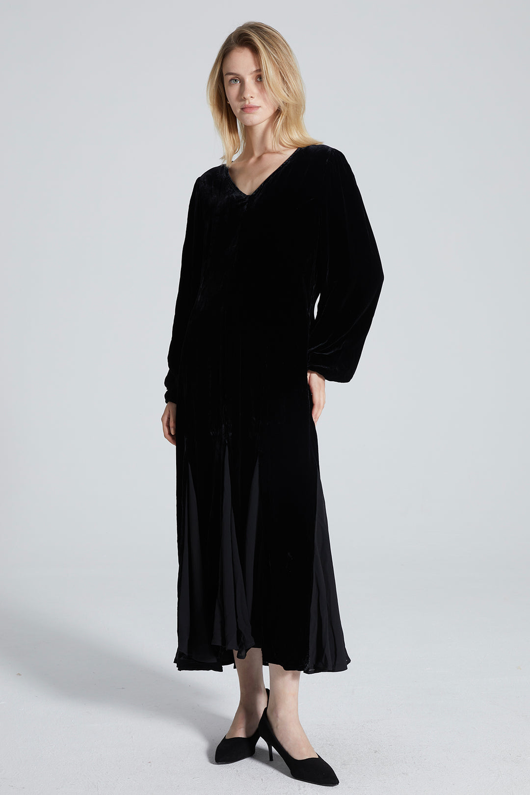 Donnay V-Neck Long Sleeve Velvet Dress