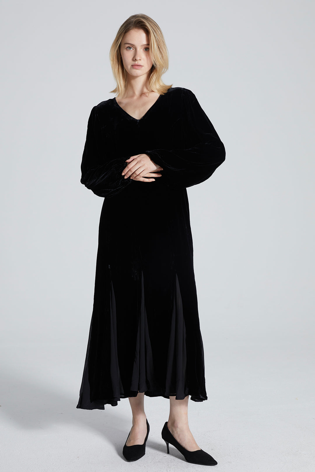 Donnay V-Neck Long Sleeve Velvet Dress