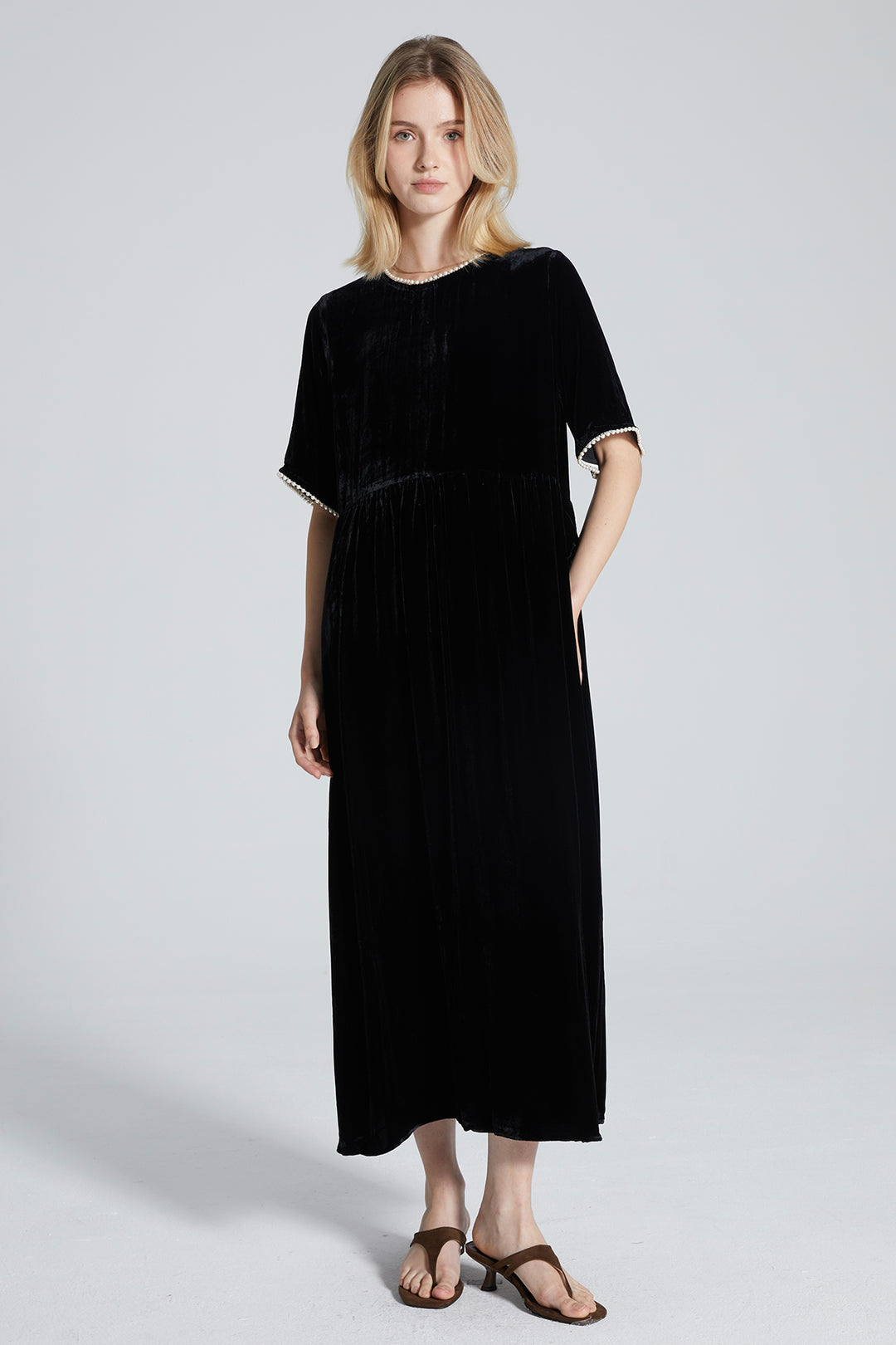 Sandra Pearl Short Sleeve Velvet Dress