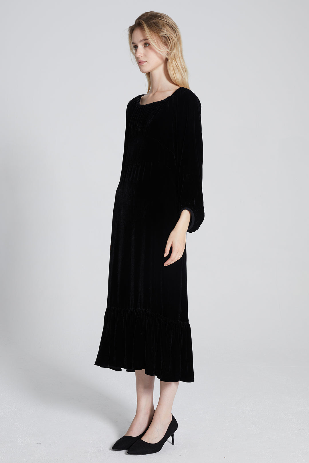 Klea Elegant Velvet Dress