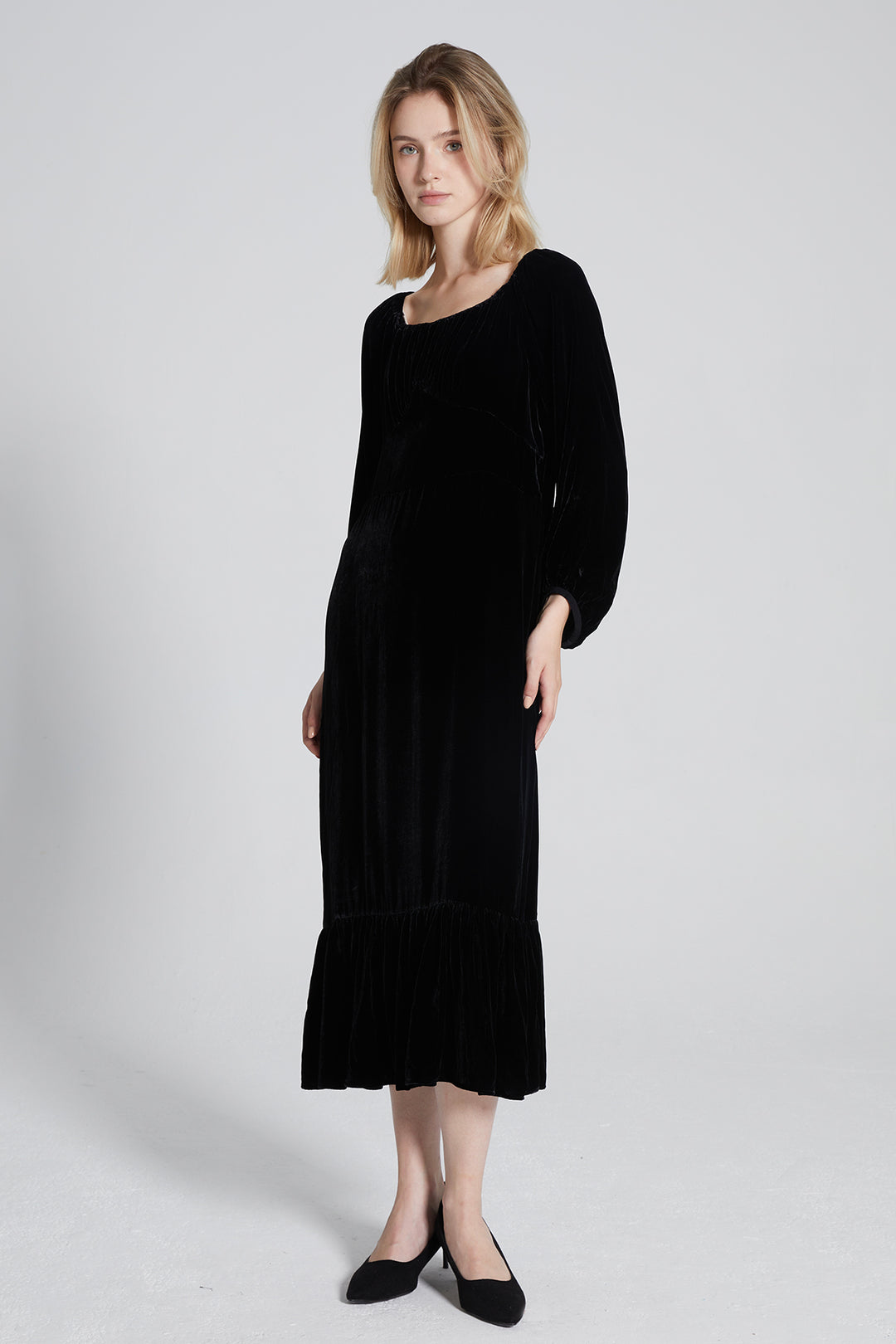 Klea Elegant Velvet Dress