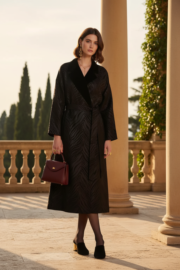 Berenice Wickelmantel mit Samtbesatz