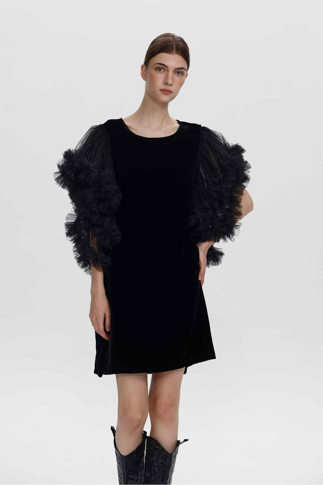 Mini-robe en velours à manches en tulle à volants Violetta