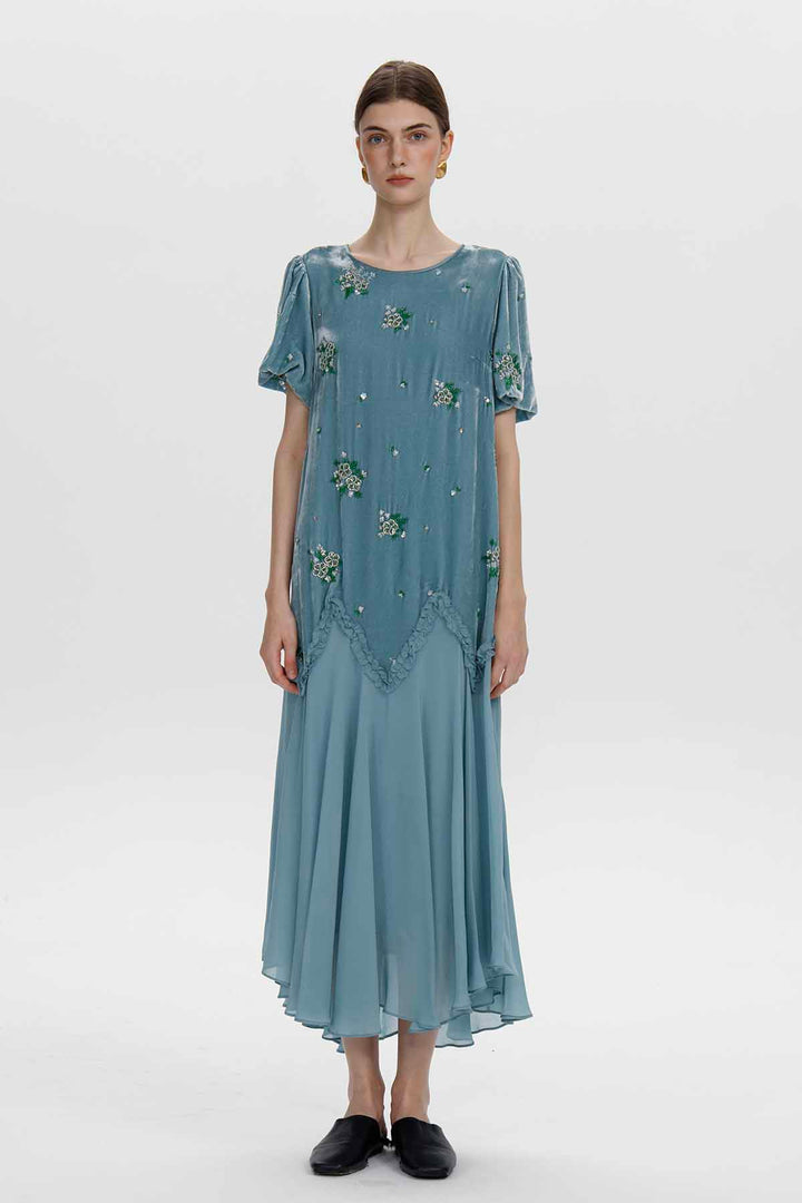 Eulalia verziertes Midikleid aus Samt mit Blumenmuster