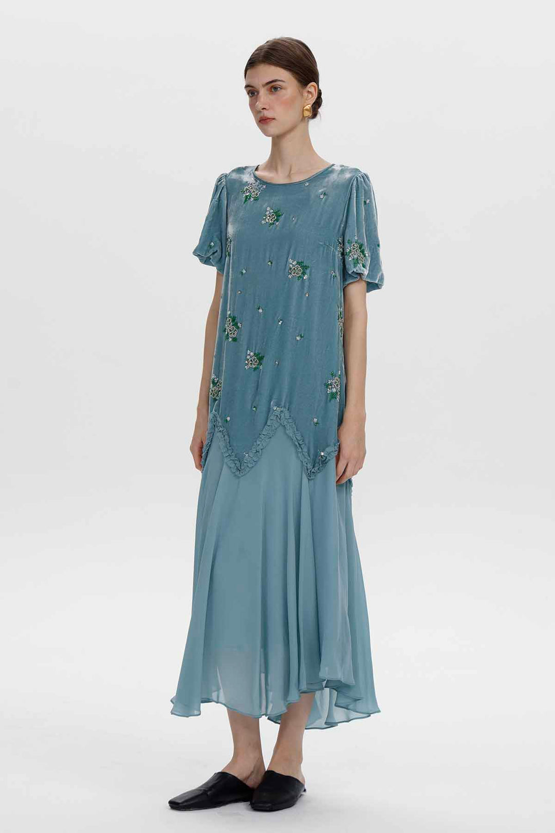 Eulalia verziertes Midikleid aus Samt mit Blumenmuster