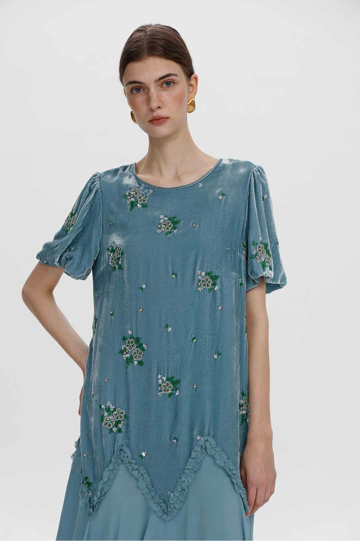 Eulalia verziertes Midikleid aus Samt mit Blumenmuster