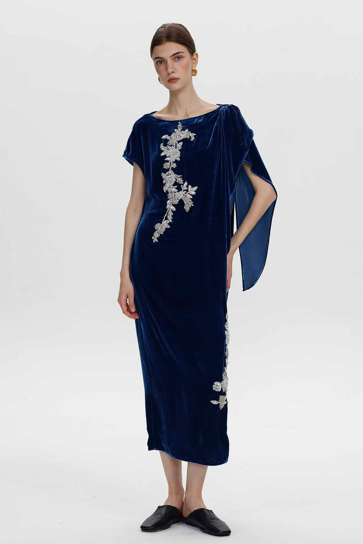 Calanthe Vintage Perlensamtkleid