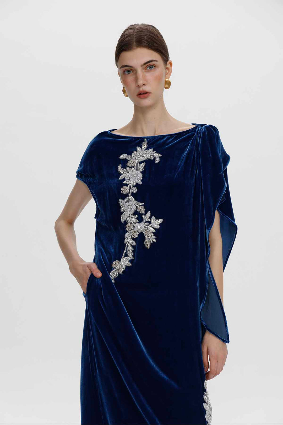 Calanthe Vintage Perlensamtkleid