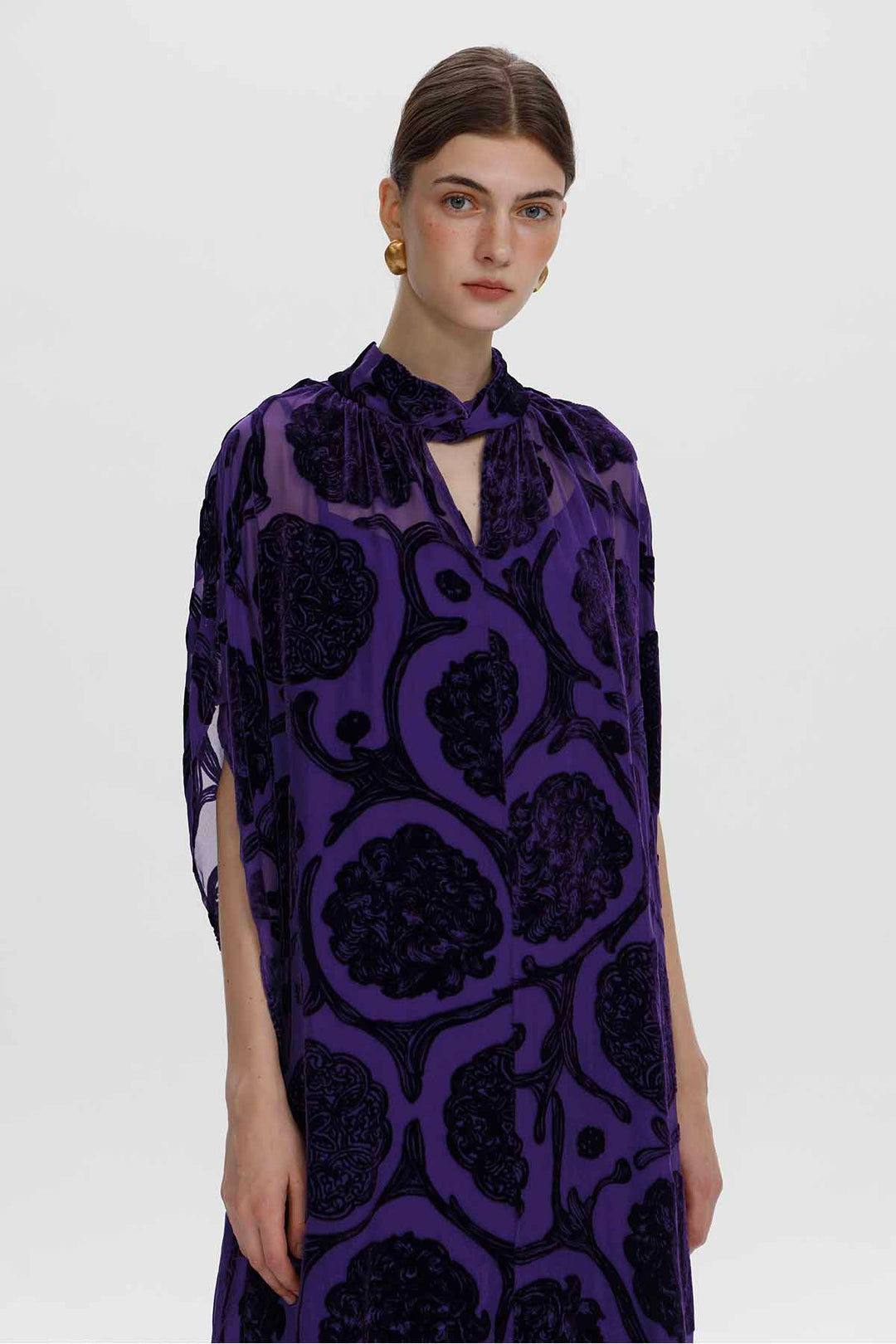 Aksamitna sukienka maxi Solenne Burnout w kwiaty