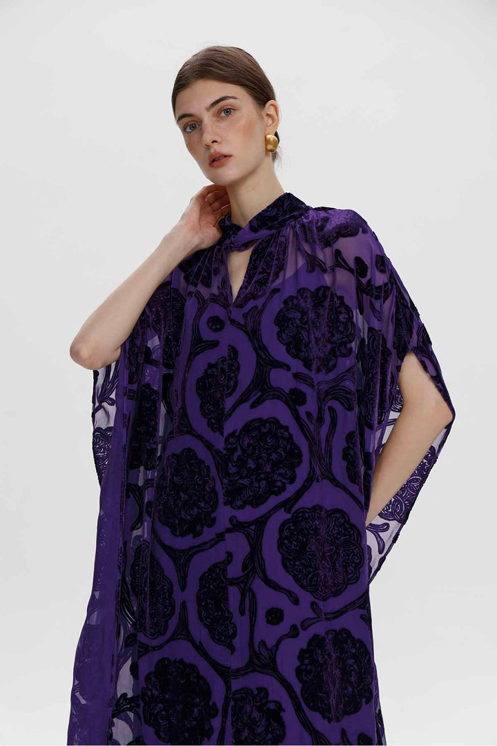Aksamitna sukienka maxi Solenne Burnout w kwiaty