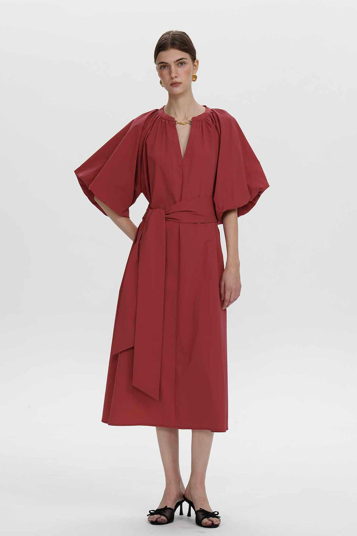 Bettina Midikleid mit Cape-Ärmeln und Gürtel