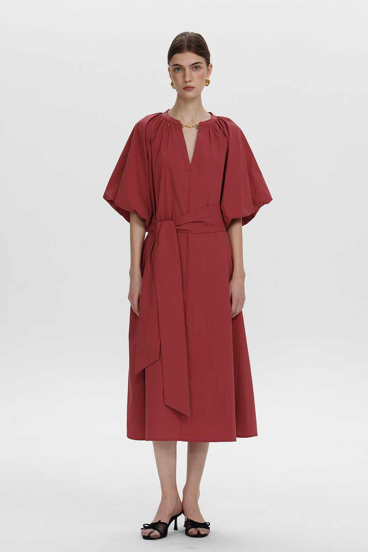 Bettina Midikleid mit Cape-Ärmeln und Gürtel