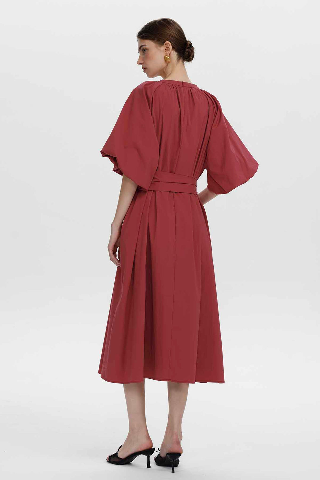 Bettina Midikleid mit Cape-Ärmeln und Gürtel